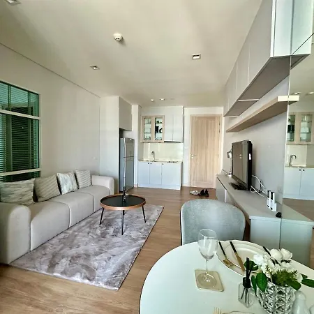 Luxury Apartment At Central Watthana